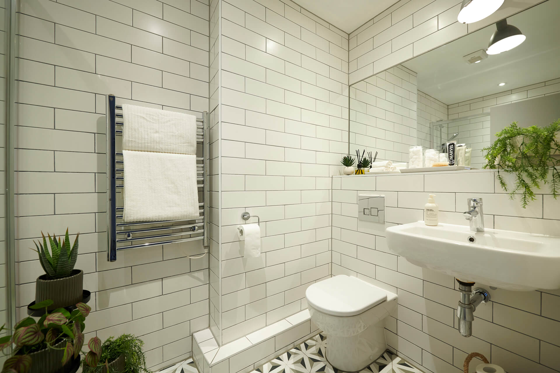 Uncle Manchester Apartment bathroom