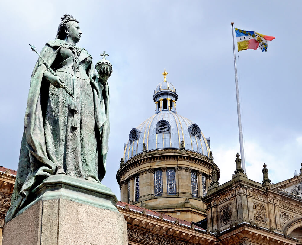Building and statue in Birmingham